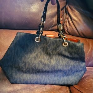 Michael Kors Authentic handbag...mint condition
